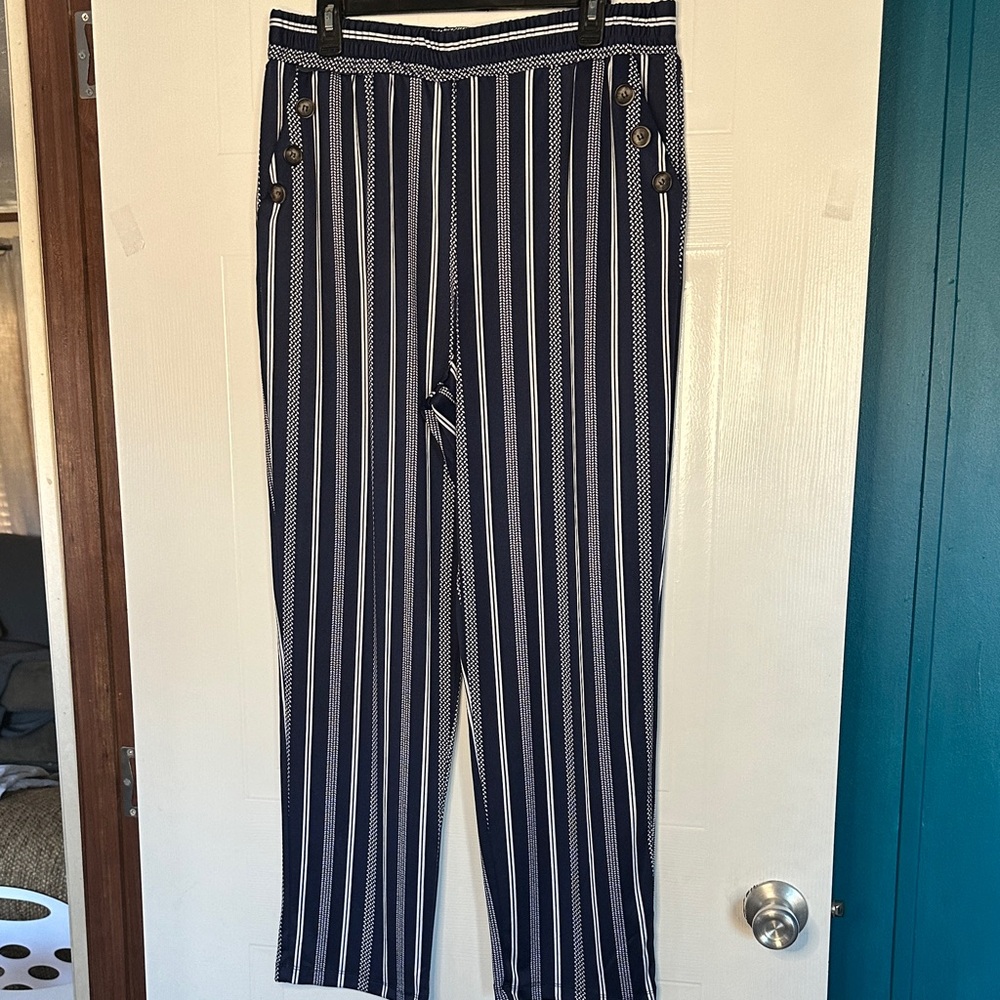 NWOT NY Collection Navy and White Striped Pants w/ Pockets 🫥 🫥